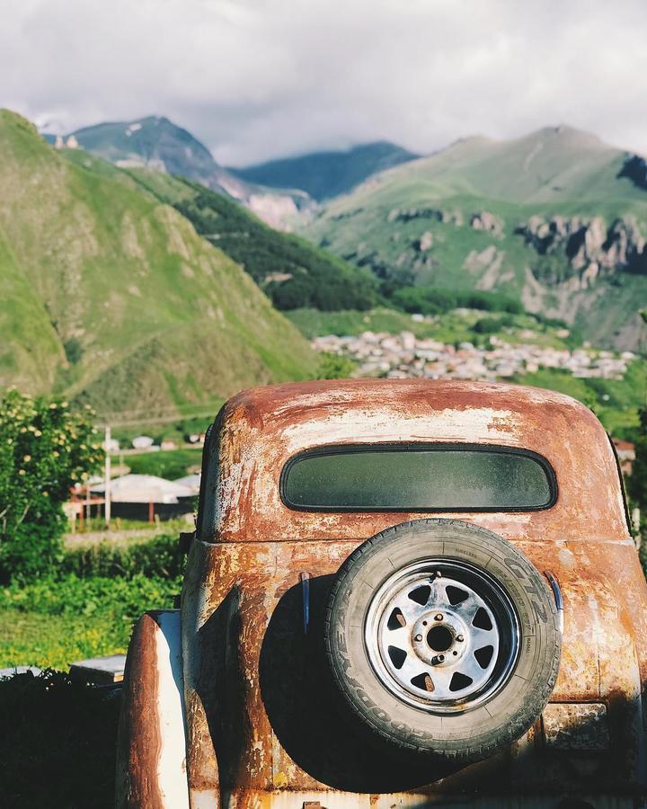 Kazbegi Guide Hotel Exterior photo